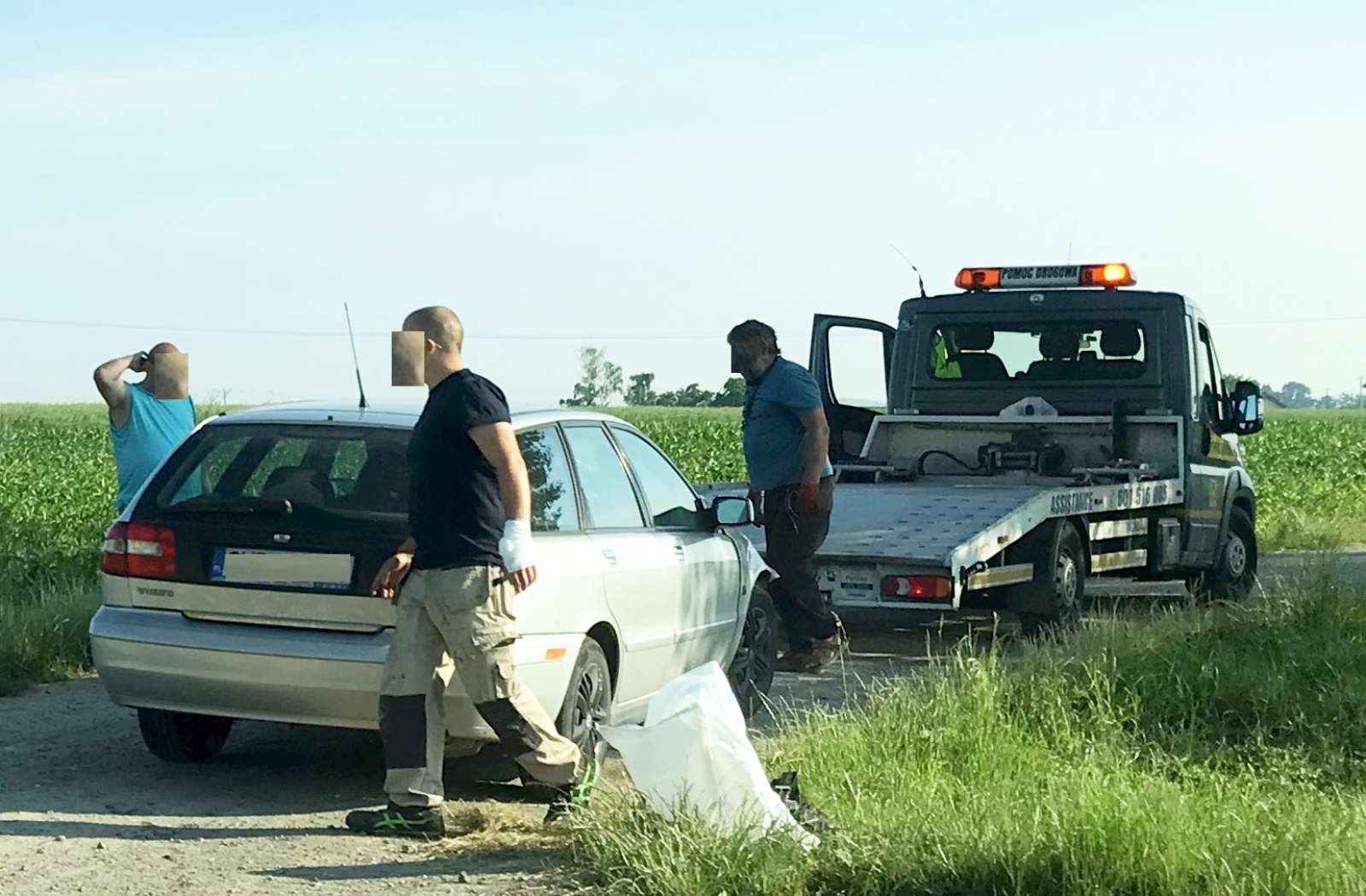 Zdjęcie w galerii na portalu naszraciborz.pl: Raport 998. Volvo, mercedes i golf zderzyły się w Żerdzinach wiadomości z regionu