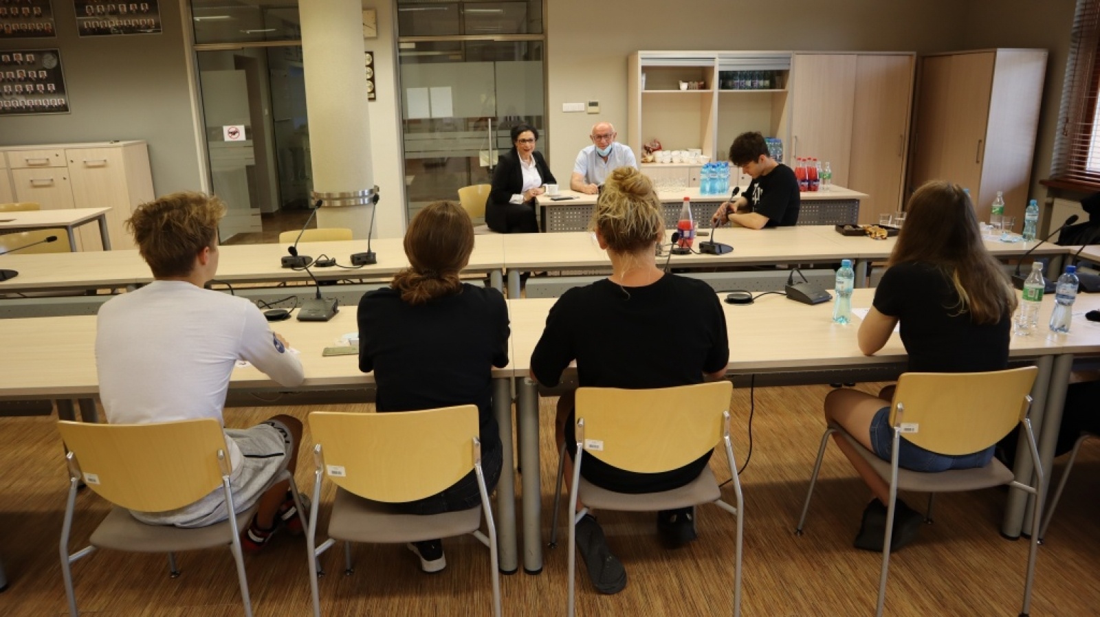 Zdjęcie w galerii na portalu naszraciborz.pl: Nagrody za wirtualne zawody pływackie rozdane wiadomości z regionu