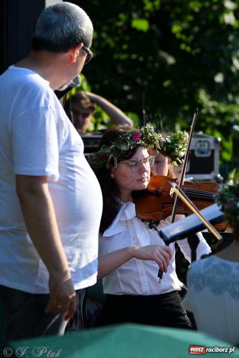 Zdjęcie w galerii na portalu naszraciborz.pl: Muzyczna niedziela nad stawem gondolowym wiadomości z regionu