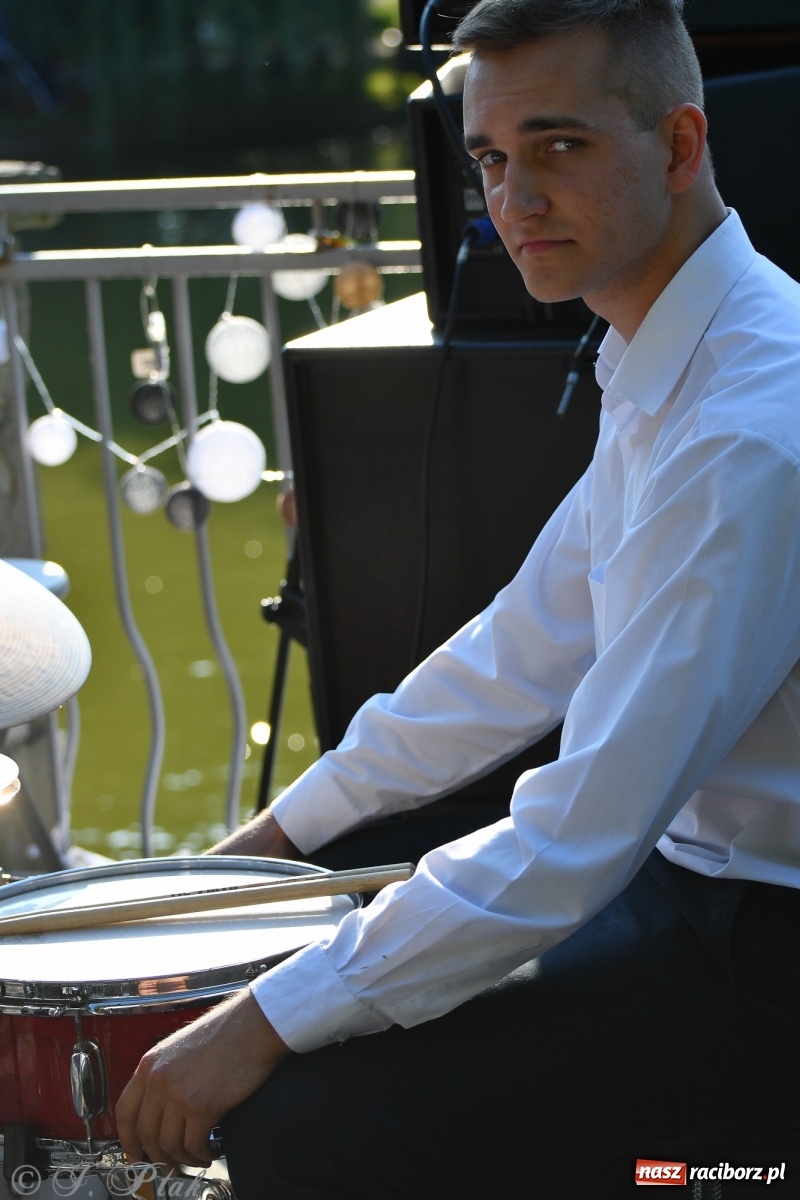 Zdjęcie w galerii na portalu naszraciborz.pl: Muzyczna niedziela nad stawem gondolowym wiadomości z regionu