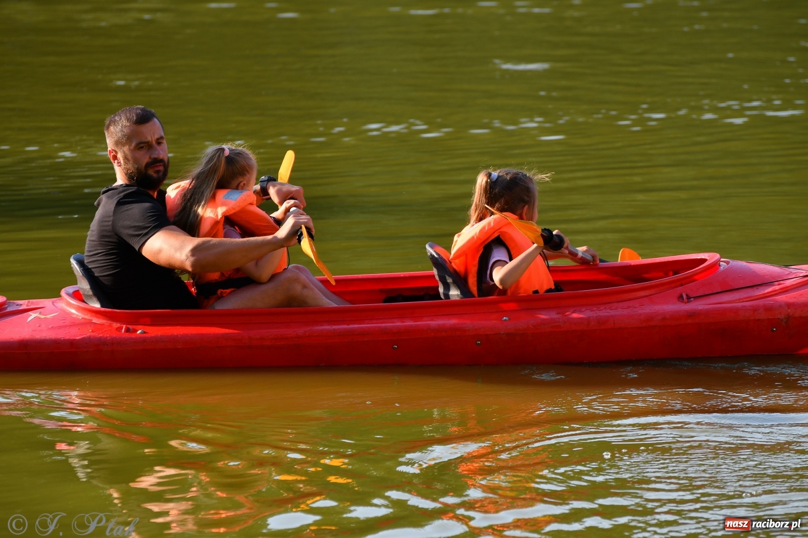 Zdjęcie w galerii na portalu naszraciborz.pl: Muzyczna niedziela nad stawem gondolowym wiadomości z regionu