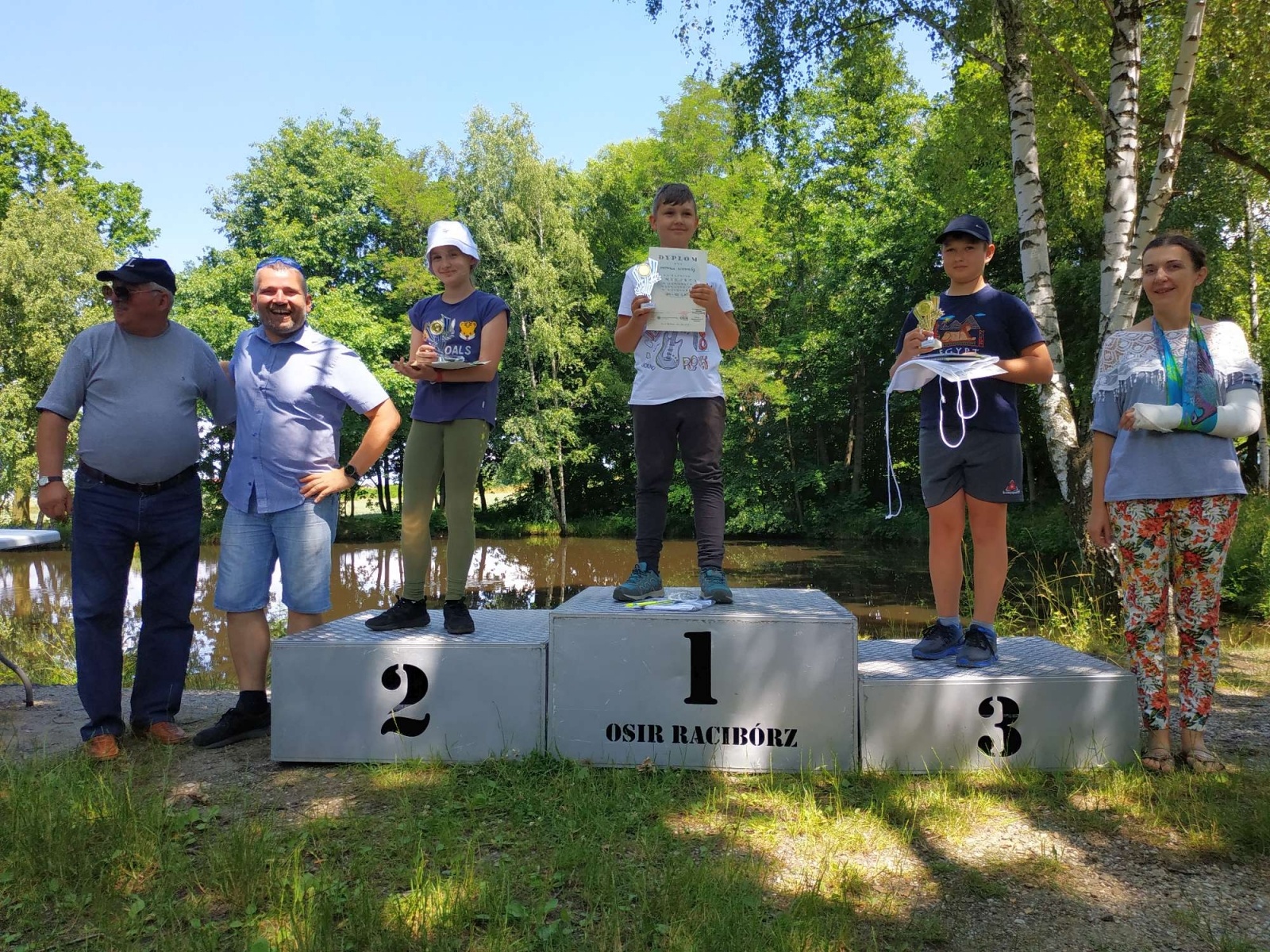 Zdjęcie w galerii na portalu naszraciborz.pl: Czterdziestu wędkarzy rywalizowało na stawie pod Oborą wiadomości z regionu