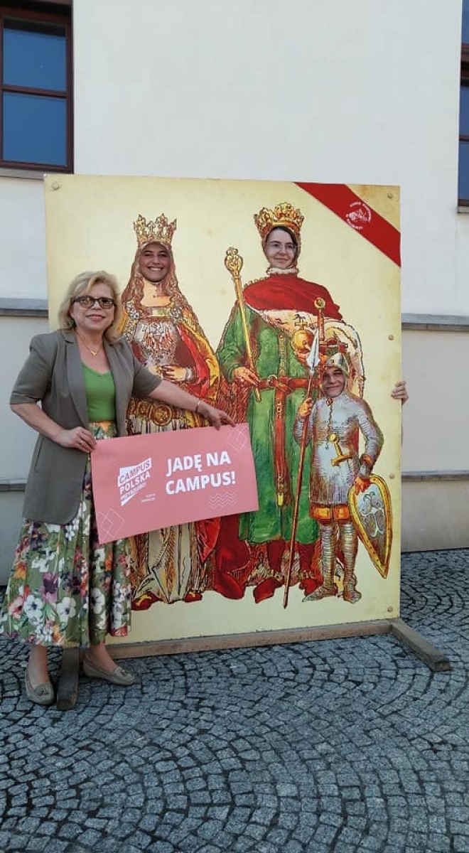 Zdjęcie w galerii na portalu naszraciborz.pl: Posłanka wręczyła bilety na Campus Polska Przyszłości wiadomości z regionu