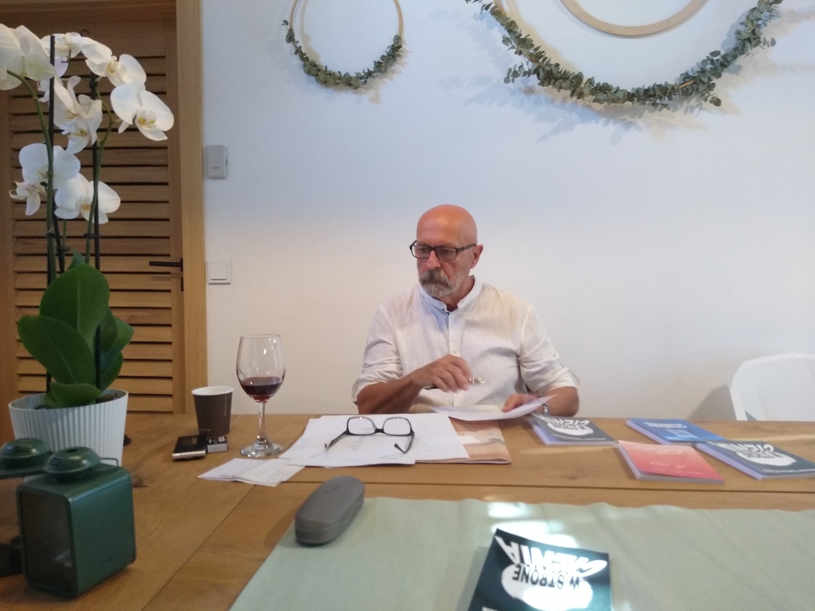 Zdjęcie w galerii na portalu naszraciborz.pl: W stronę cienia. Promocja nowego tomiku wierszy raciborzanina wiadomości z regionu