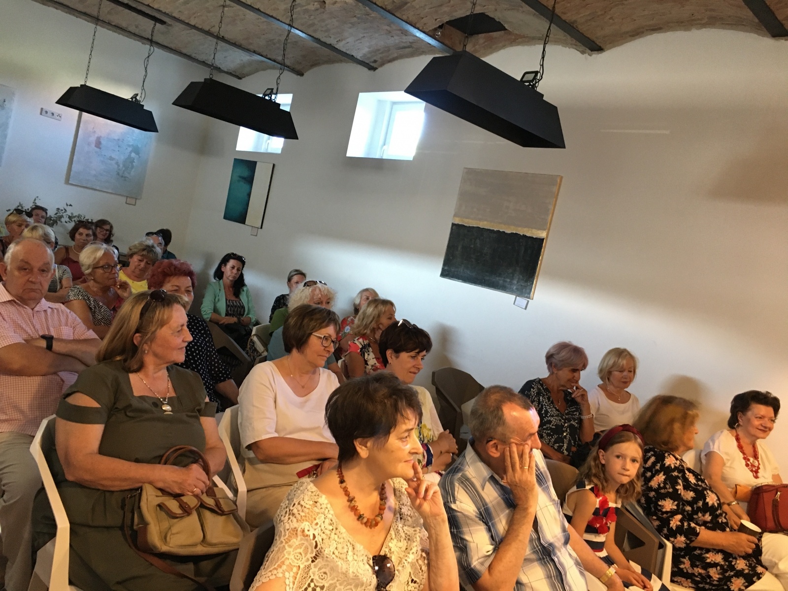 Zdjęcie w galerii na portalu naszraciborz.pl: W stronę cienia. Promocja nowego tomiku wierszy raciborzanina wiadomości z regionu