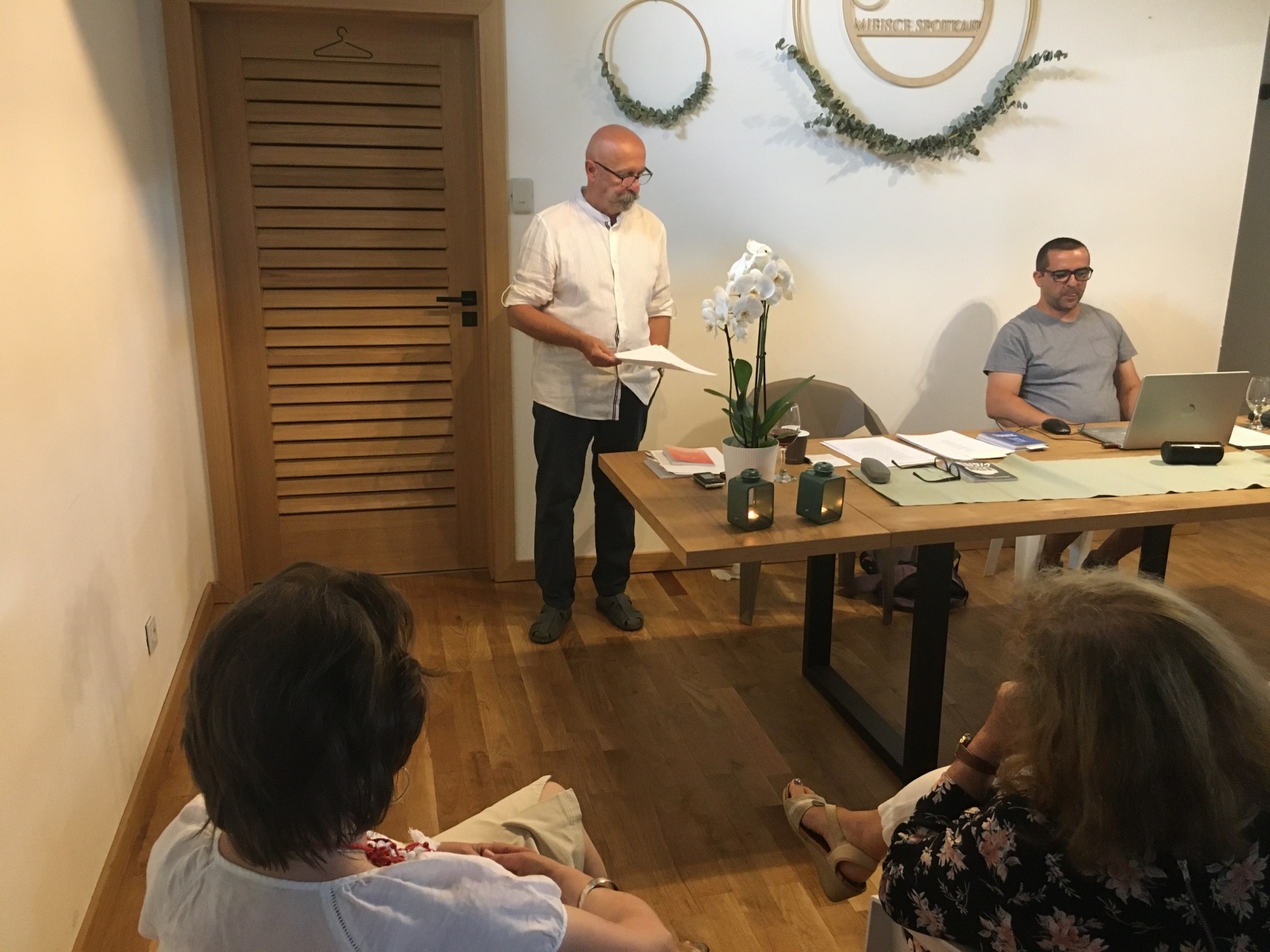 Zdjęcie w galerii na portalu naszraciborz.pl: W stronę cienia. Promocja nowego tomiku wierszy raciborzanina wiadomości z regionu