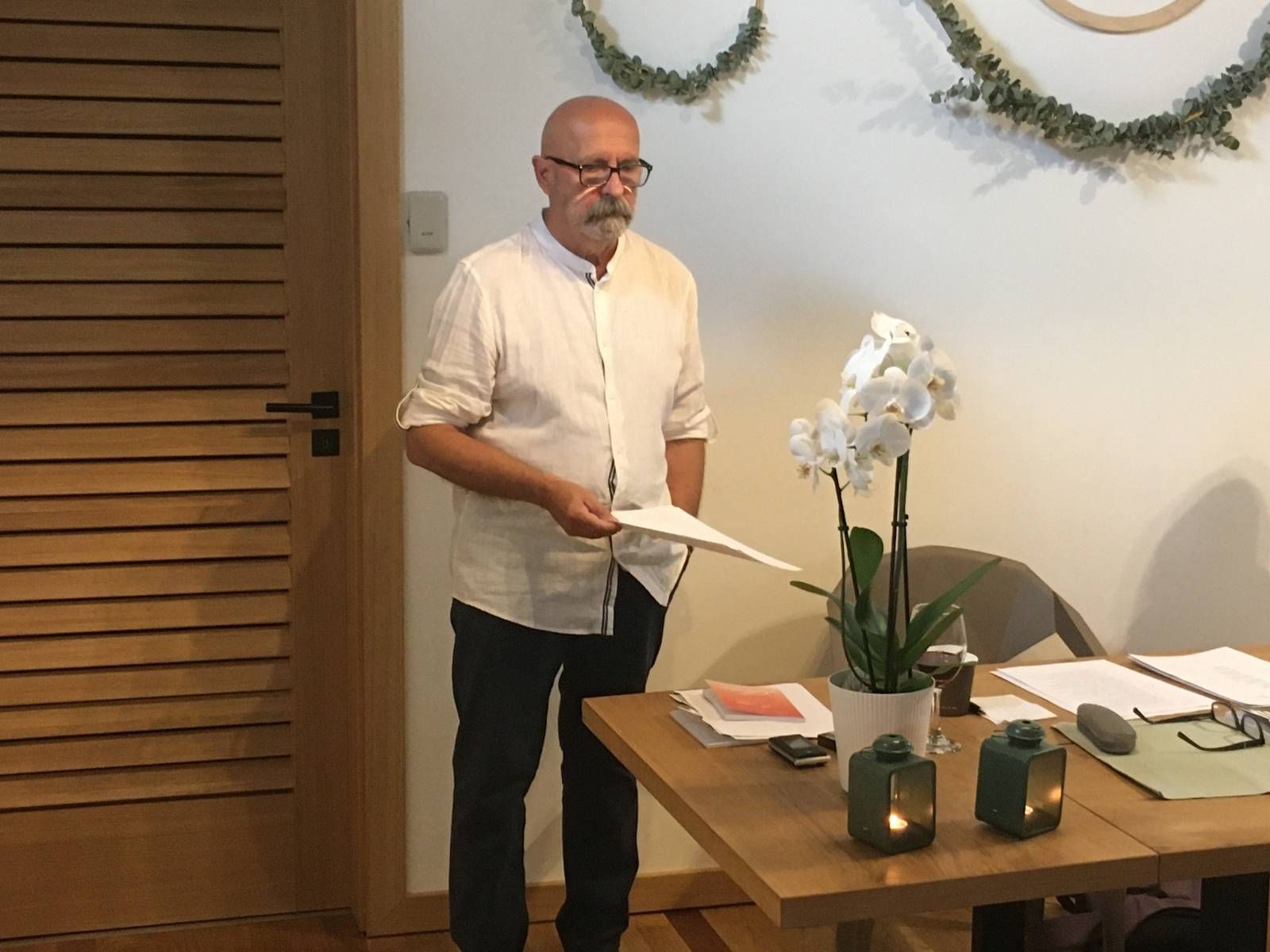 Zdjęcie w galerii na portalu naszraciborz.pl: W stronę cienia. Promocja nowego tomiku wierszy raciborzanina wiadomości z regionu