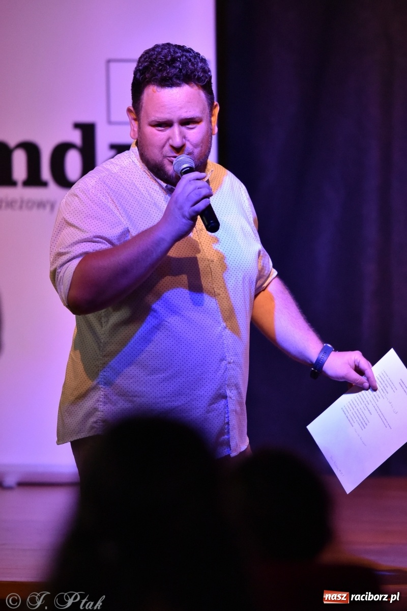 Zdjęcie w galerii na portalu naszraciborz.pl: Soliści kół wokalnych z MDK zaśpiewali na zamku [FOTO] wiadomości z regionu