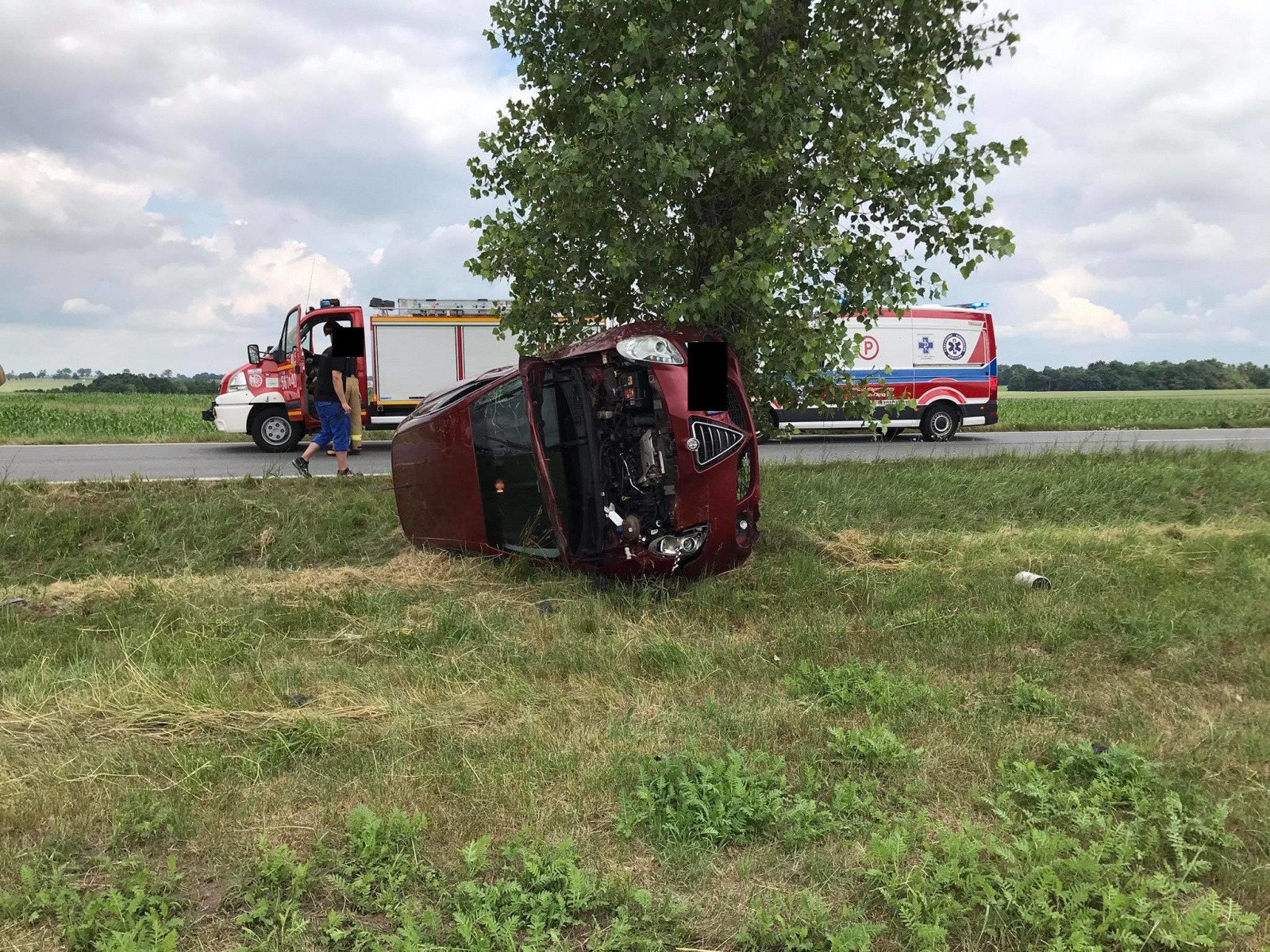 Zdjęcie w galerii na portalu naszraciborz.pl: Zderzenie alfy romeo i golfa na DW 416 [FOTO] wiadomości z regionu
