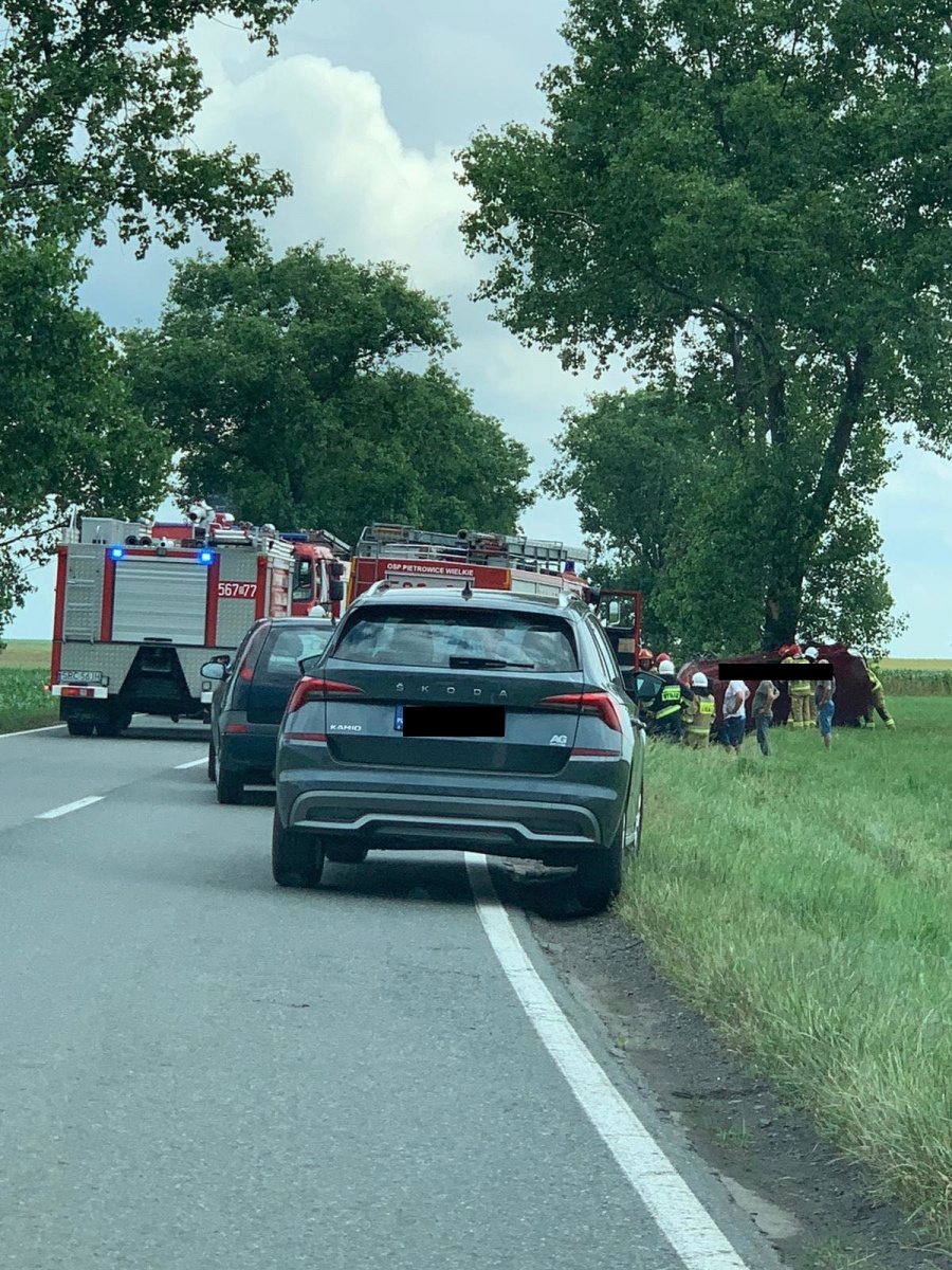 Zdjęcie w galerii na portalu naszraciborz.pl: Zderzenie alfy romeo i golfa na DW 416 [FOTO] wiadomości z regionu