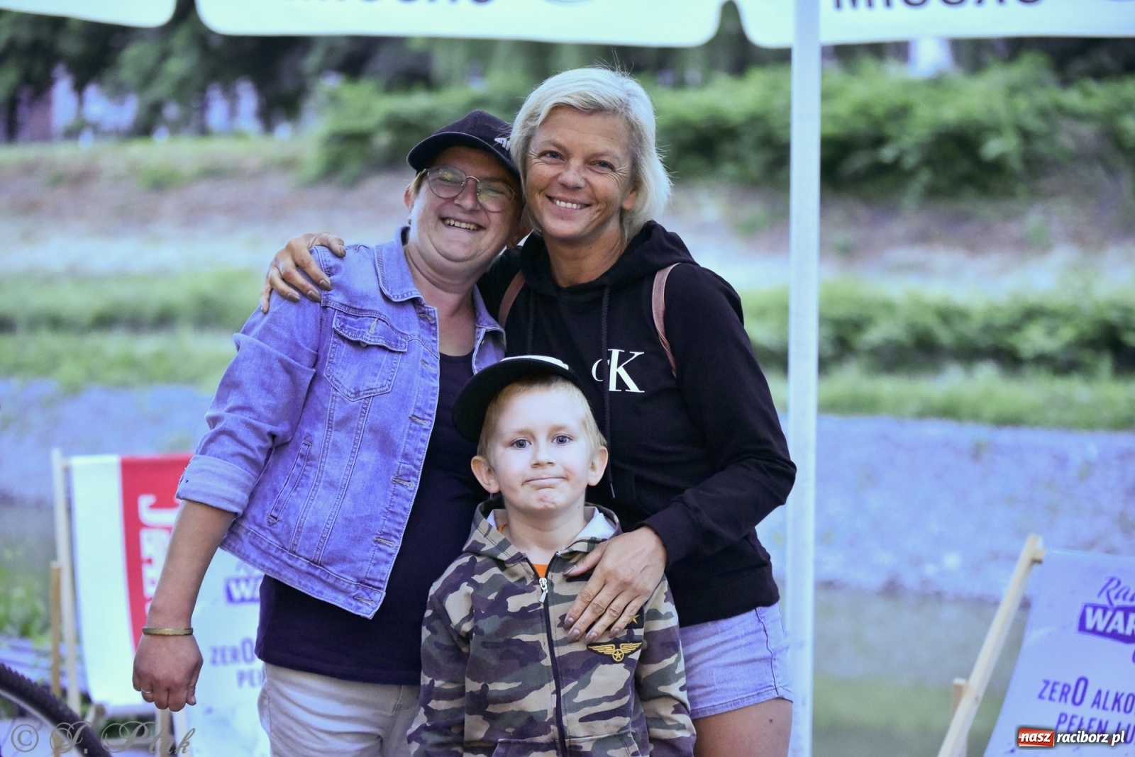 Zdjęcie w galerii na portalu naszraciborz.pl: Nowy operator plaży postawił na karaoke wiadomości z regionu