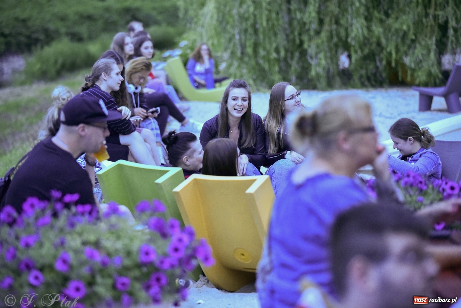 Zdjęcie w galerii na portalu naszraciborz.pl: Nowy operator plaży postawił na karaoke wiadomości z regionu