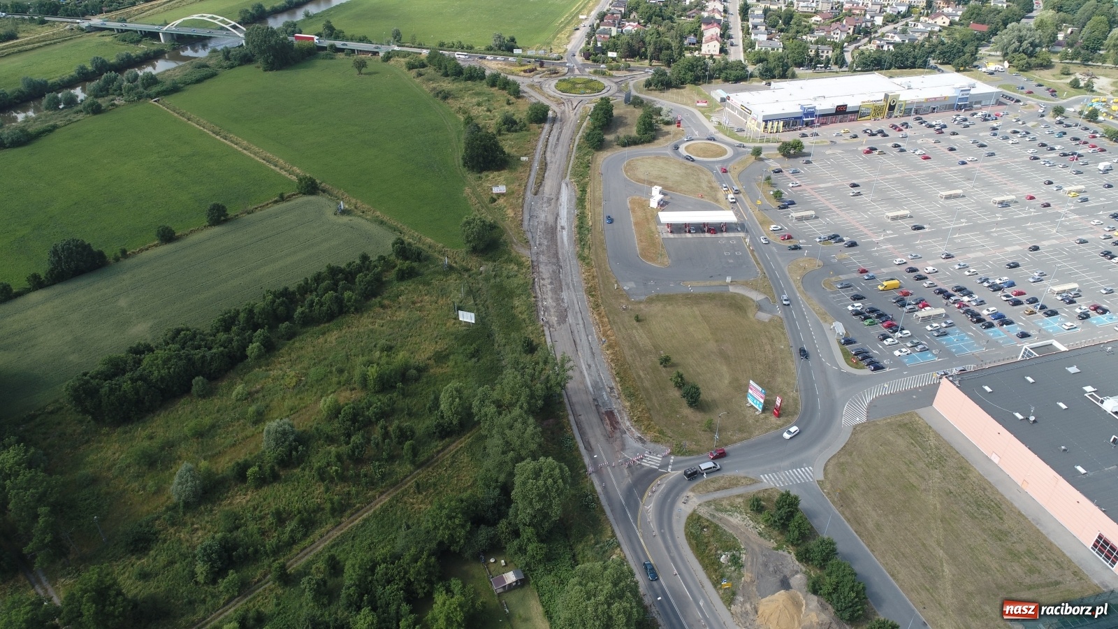 Zdjęcie w galerii na portalu naszraciborz.pl: Remont ronda na Rybnickiej z lotu ptaka. Jak długo potrwają prace? [FOTO i WIDEO] wiadomości z regionu