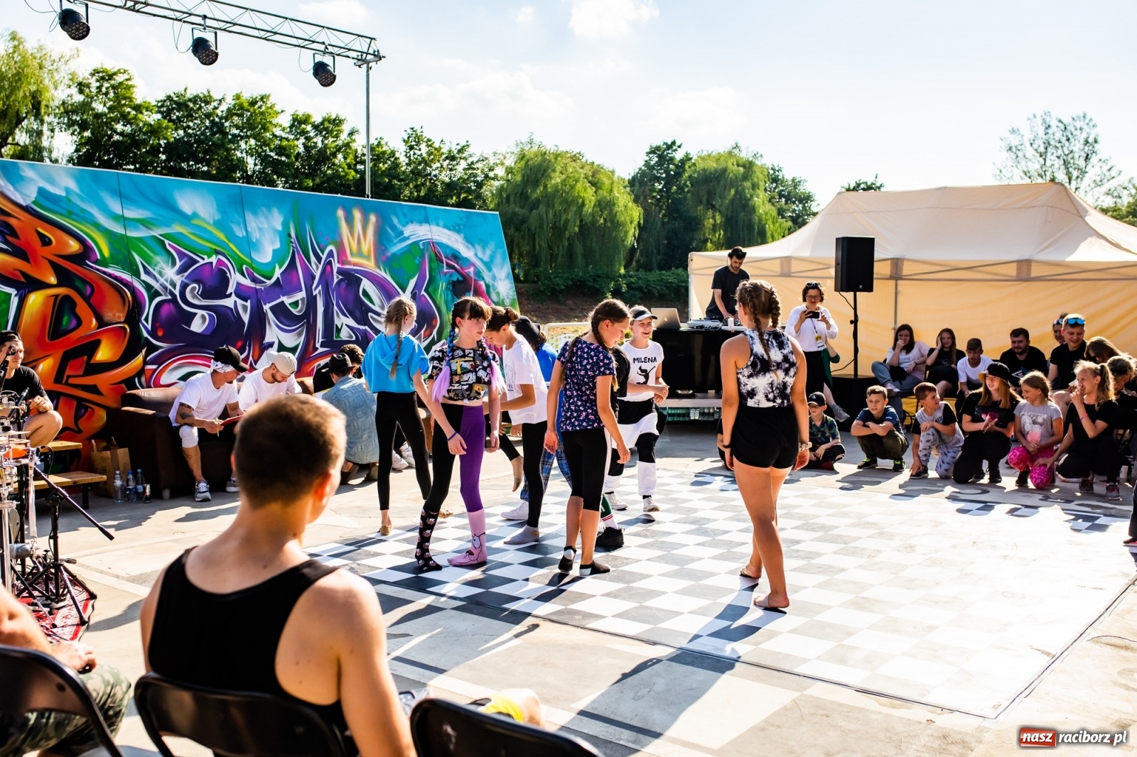 Zdjęcie w galerii na portalu naszraciborz.pl: Rouge style 2. Taneczna bitwa na Bulwarach Nadodrzańskich [FOTO i WIDEO] wiadomości z regionu