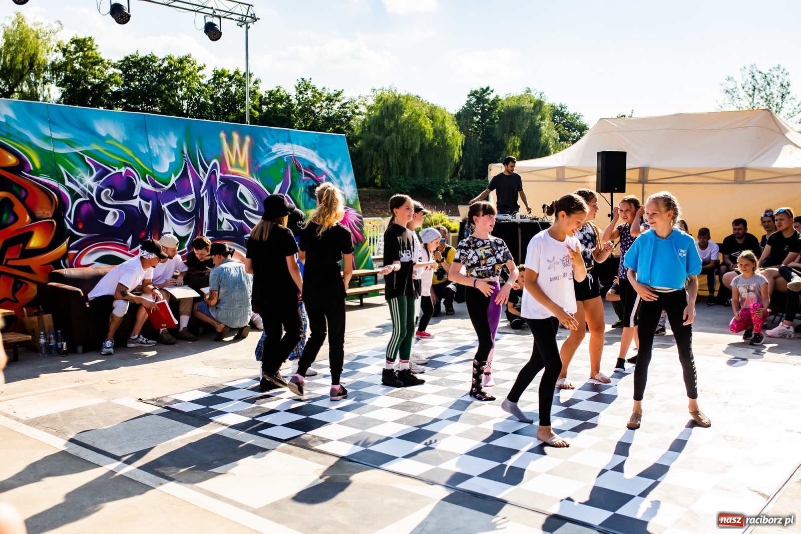 Zdjęcie w galerii na portalu naszraciborz.pl: Rouge style 2. Taneczna bitwa na Bulwarach Nadodrzańskich [FOTO i WIDEO] wiadomości z regionu