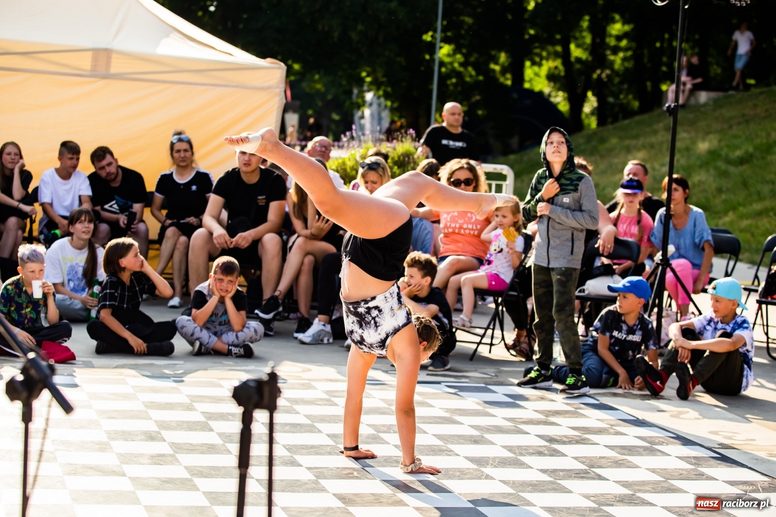 Zdjęcie w galerii na portalu naszraciborz.pl: Rouge style 2. Taneczna bitwa na Bulwarach Nadodrzańskich [FOTO i WIDEO] wiadomości z regionu