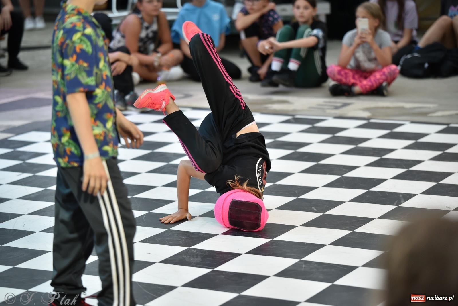 Zdjęcie w galerii na portalu naszraciborz.pl: Rouge style 2. Taneczna bitwa na Bulwarach Nadodrzańskich [FOTO i WIDEO] wiadomości z regionu
