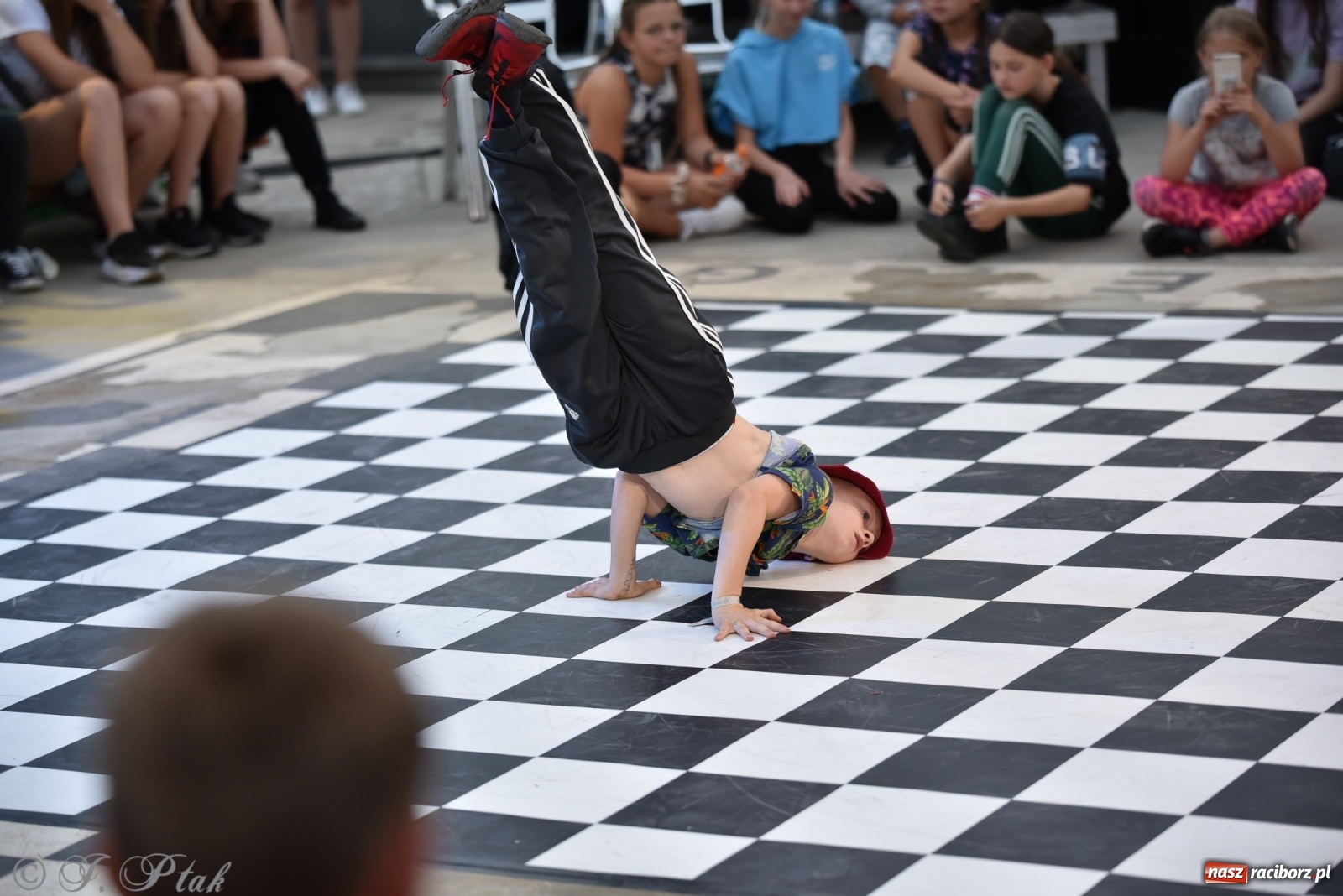 Zdjęcie w galerii na portalu naszraciborz.pl: Rouge style 2. Taneczna bitwa na Bulwarach Nadodrzańskich [FOTO i WIDEO] wiadomości z regionu