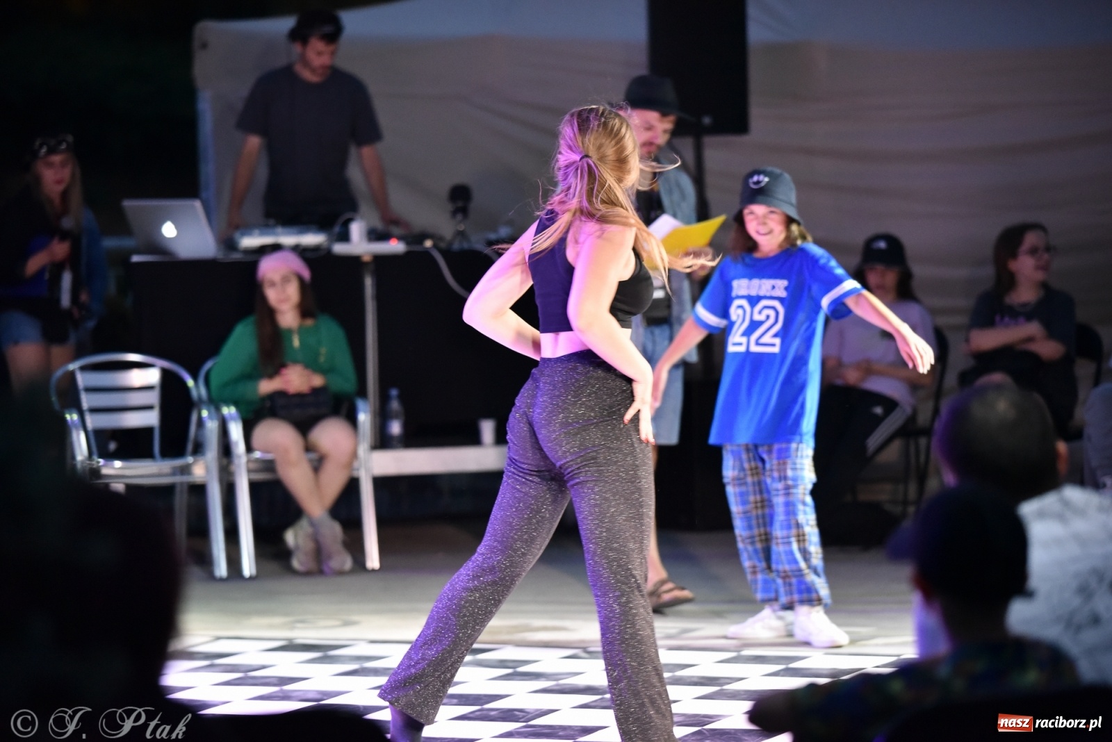 Zdjęcie w galerii na portalu naszraciborz.pl: Rouge style 2. Taneczna bitwa na Bulwarach Nadodrzańskich [FOTO i WIDEO] wiadomości z regionu