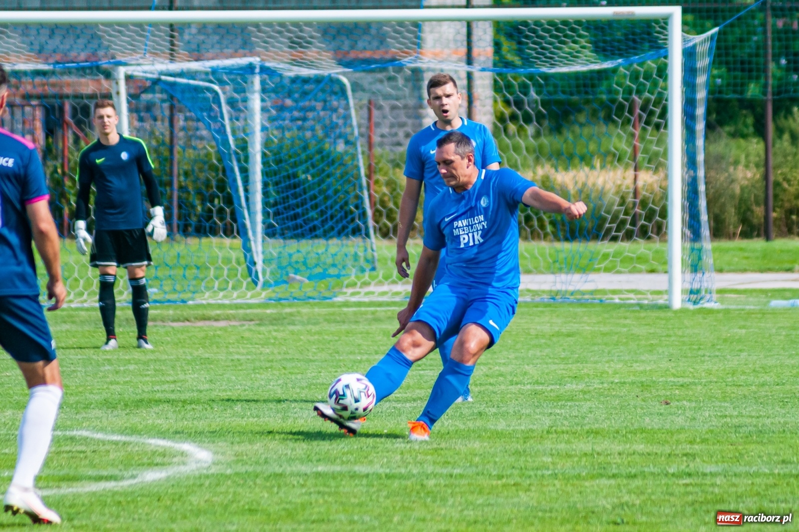 Zdjęcie w galerii na portalu naszraciborz.pl: LKS Krzyżanowice rozgromiony w ostatnim meczu sezonu [FOTO] wiadomości z regionu