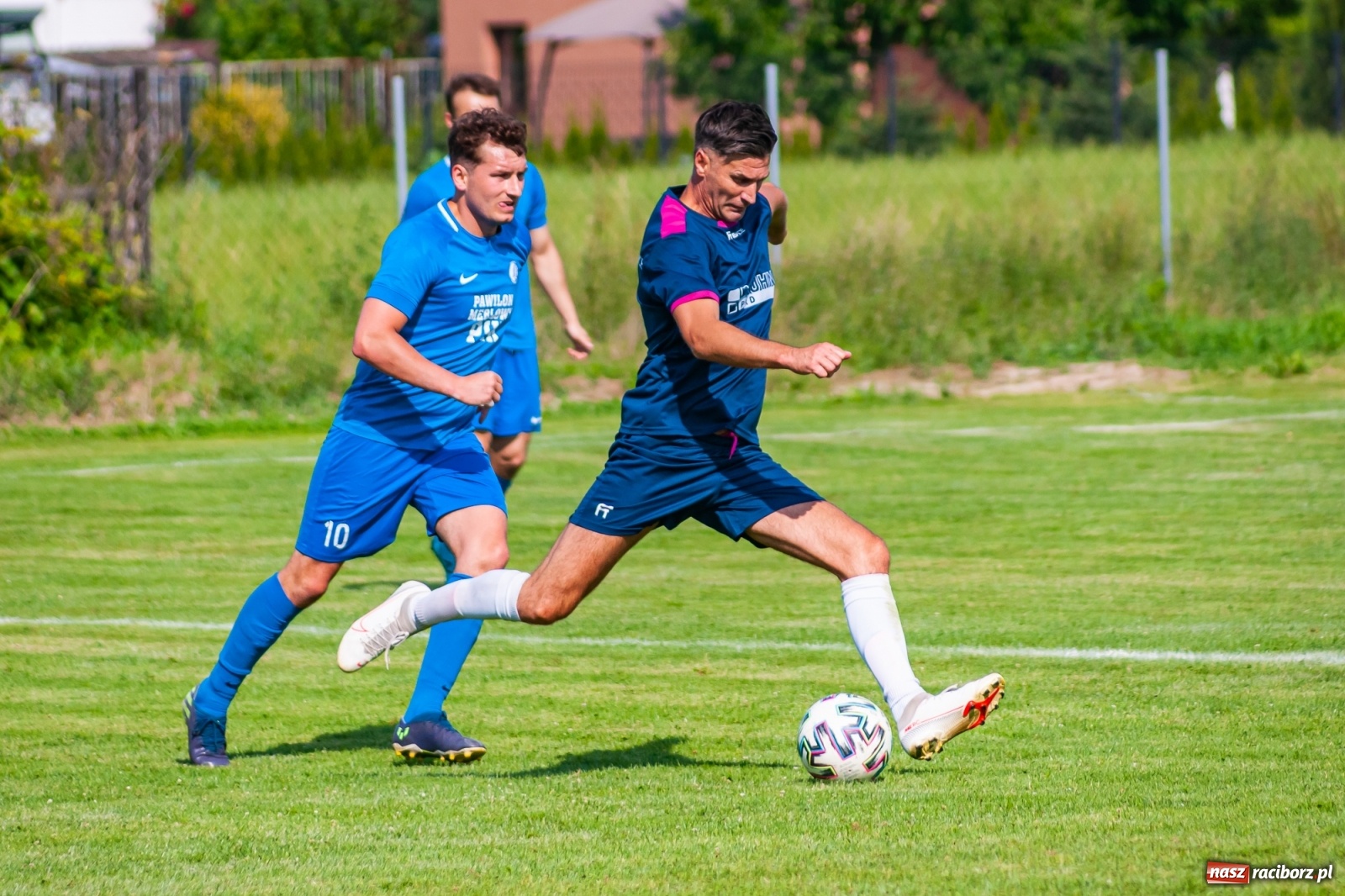 Zdjęcie w galerii na portalu naszraciborz.pl: LKS Krzyżanowice rozgromiony w ostatnim meczu sezonu [FOTO] wiadomości z regionu