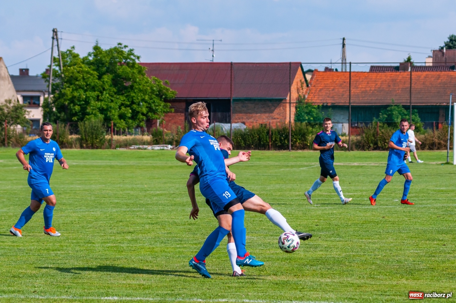 Zdjęcie w galerii na portalu naszraciborz.pl: LKS Krzyżanowice rozgromiony w ostatnim meczu sezonu [FOTO] wiadomości z regionu