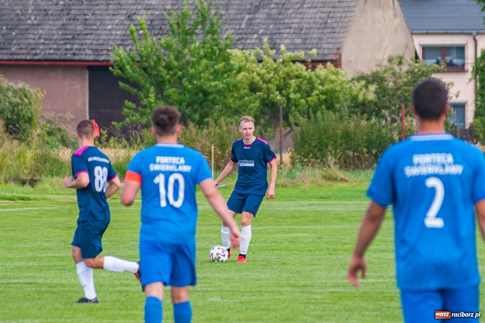 Zdjęcie w galerii na portalu naszraciborz.pl: LKS Krzyżanowice rozgromiony w ostatnim meczu sezonu [FOTO] wiadomości z regionu
