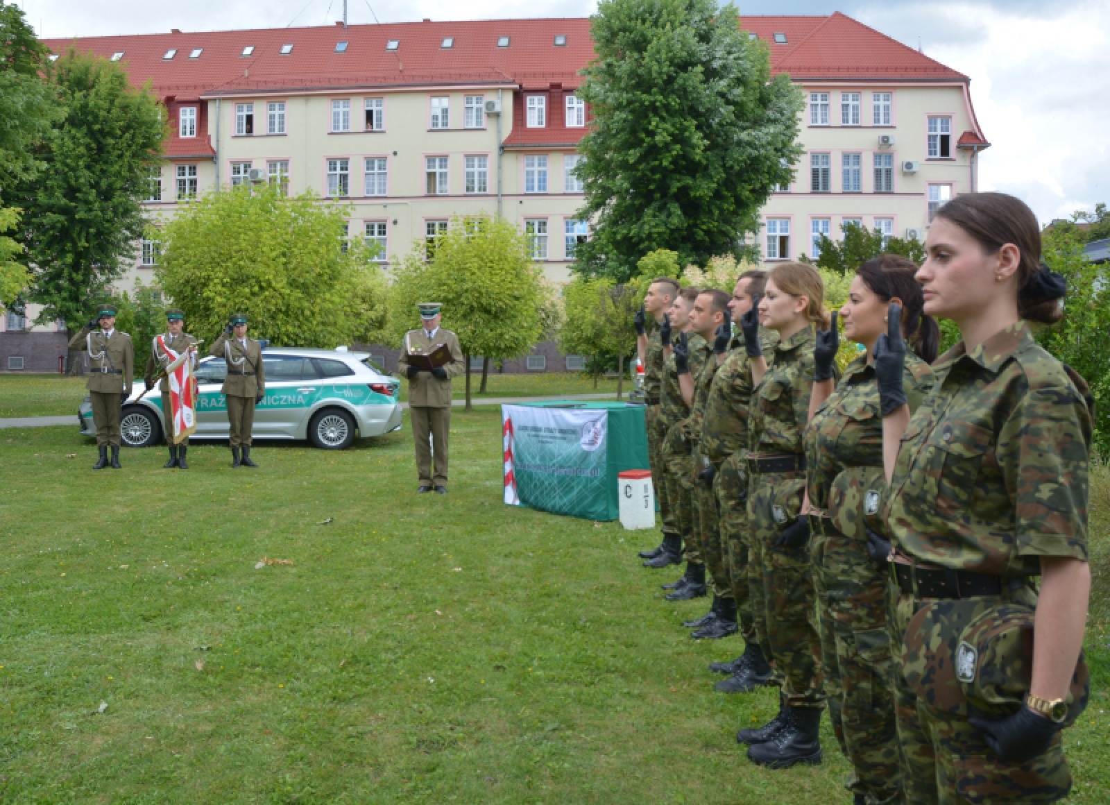 Zdjęcie w galerii na portalu naszraciborz.pl: Śląska Straż Graniczna z Raciborza wzmocniła swoje szeregi wiadomości z regionu