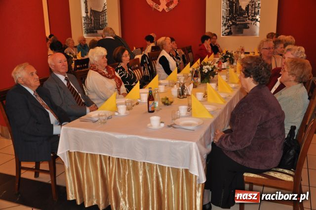 Zdjęcie w galerii na portalu naszraciborz.pl: Emeryci świętowali dzień wcześniej wiadomości z regionu