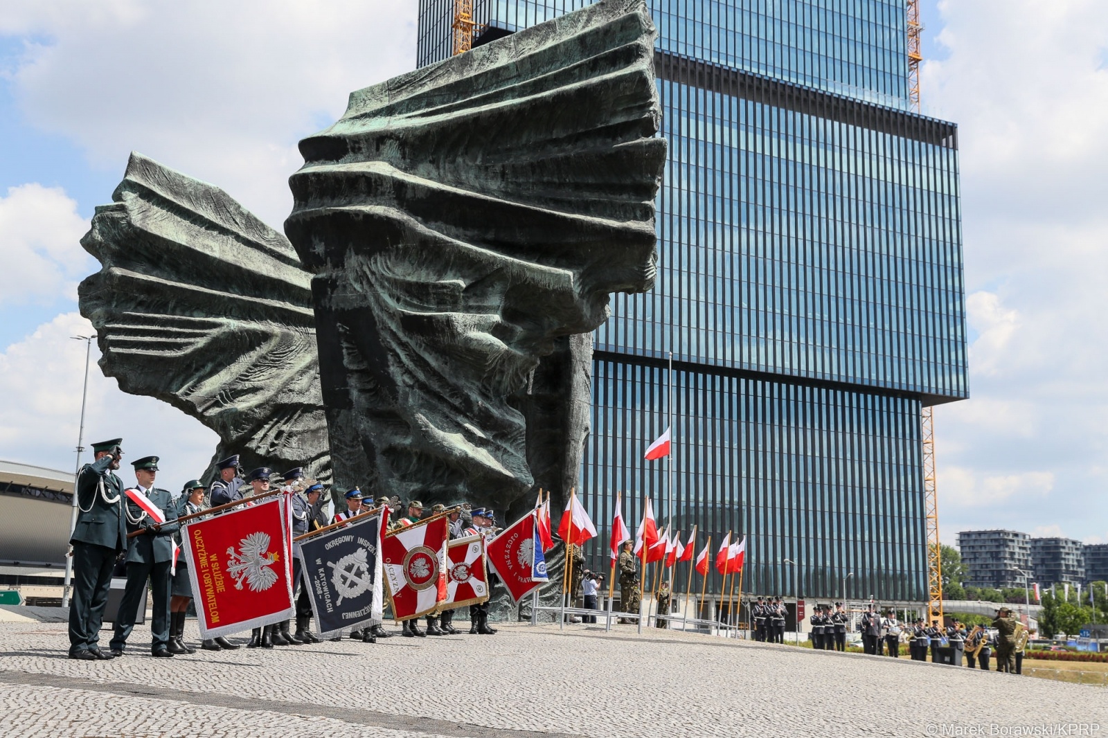 Zdjęcie w galerii na portalu naszraciborz.pl: Tobie Polsko. Tablica pamiątkowa od prezydenta A. Dudy dla gm. Krzyżanowice wiadomości z regionu