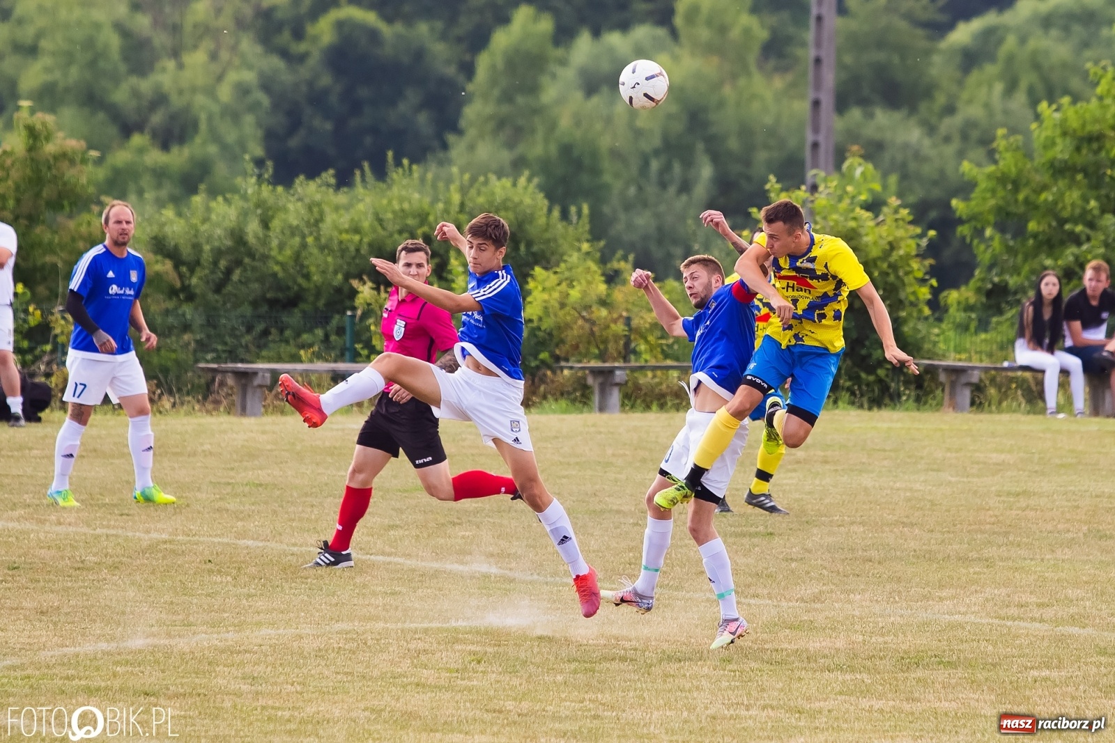 Zdjęcie w galerii na portalu naszraciborz.pl: Brzezie kontra Kuźnia. Spadek z hukiem po pogromie [FOTO] wiadomości z regionu