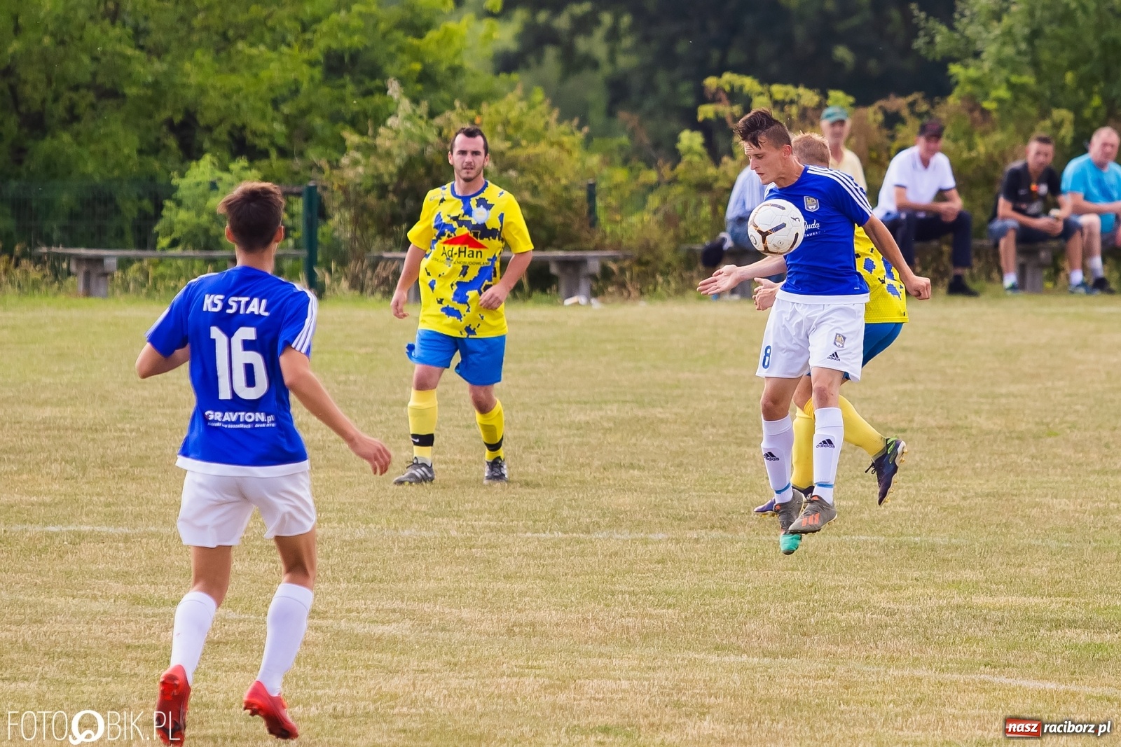 Zdjęcie w galerii na portalu naszraciborz.pl: Brzezie kontra Kuźnia. Spadek z hukiem po pogromie [FOTO] wiadomości z regionu