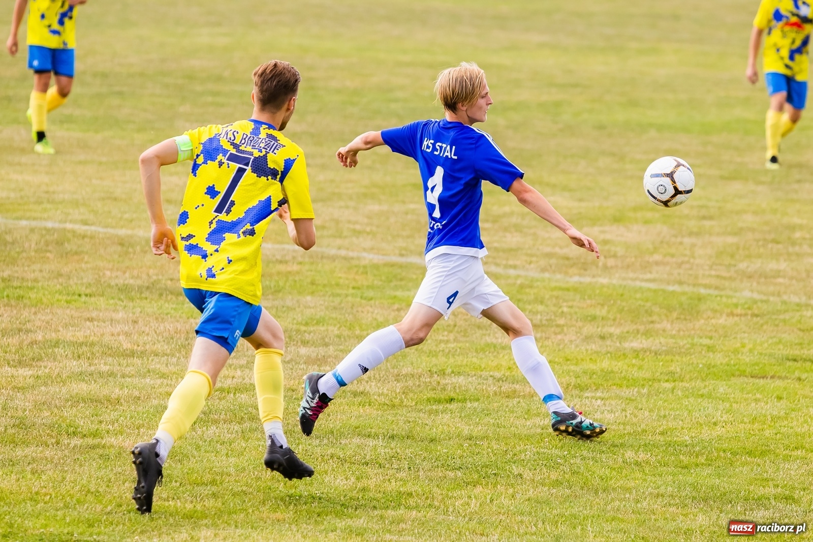 Zdjęcie w galerii na portalu naszraciborz.pl: Brzezie kontra Kuźnia. Spadek z hukiem po pogromie [FOTO] wiadomości z regionu