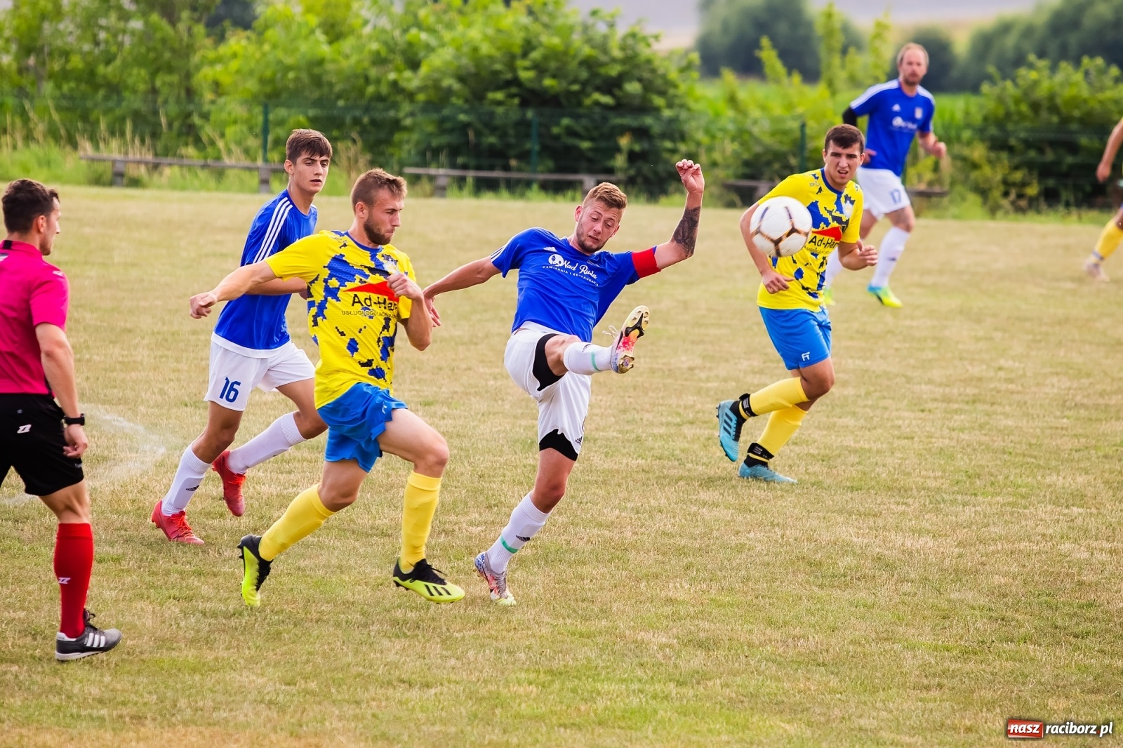 Zdjęcie w galerii na portalu naszraciborz.pl: Brzezie kontra Kuźnia. Spadek z hukiem po pogromie [FOTO] wiadomości z regionu