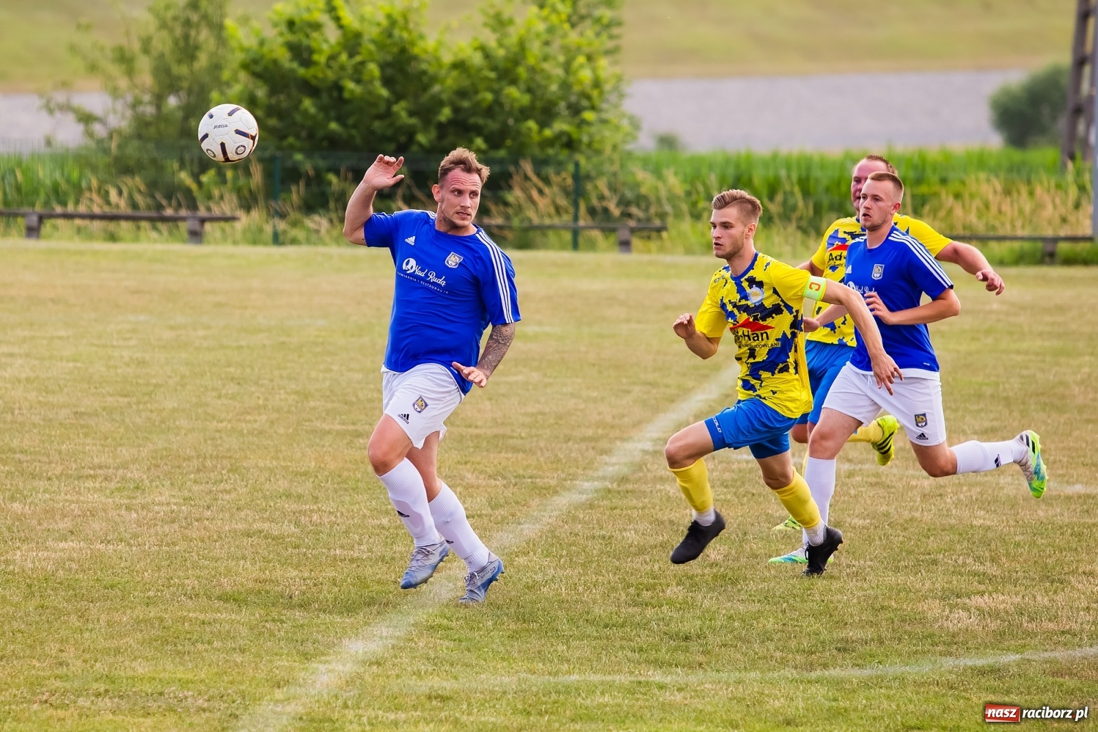 Zdjęcie w galerii na portalu naszraciborz.pl: Brzezie kontra Kuźnia. Spadek z hukiem po pogromie [FOTO] wiadomości z regionu