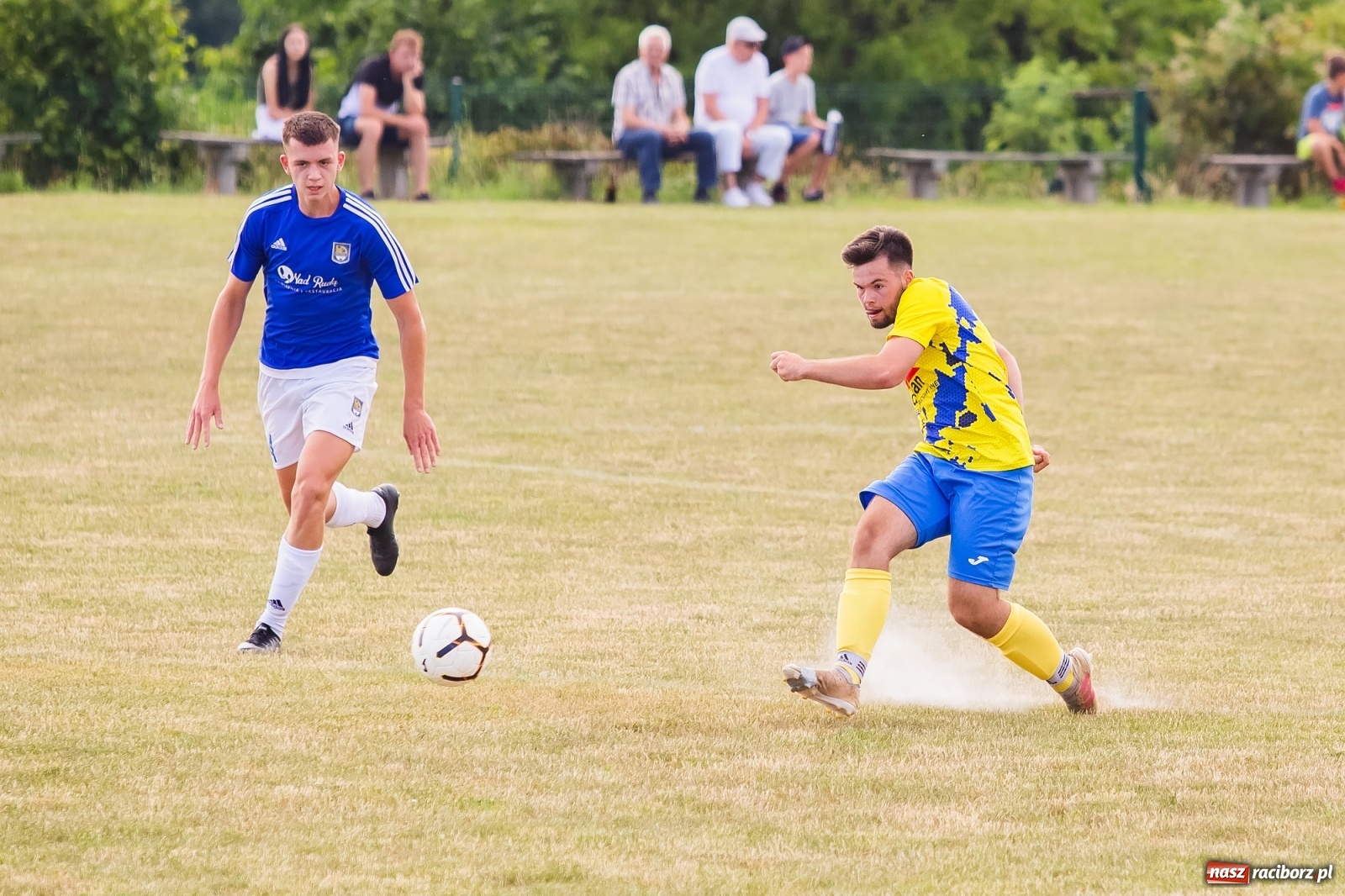 Zdjęcie w galerii na portalu naszraciborz.pl: Brzezie kontra Kuźnia. Spadek z hukiem po pogromie [FOTO] wiadomości z regionu