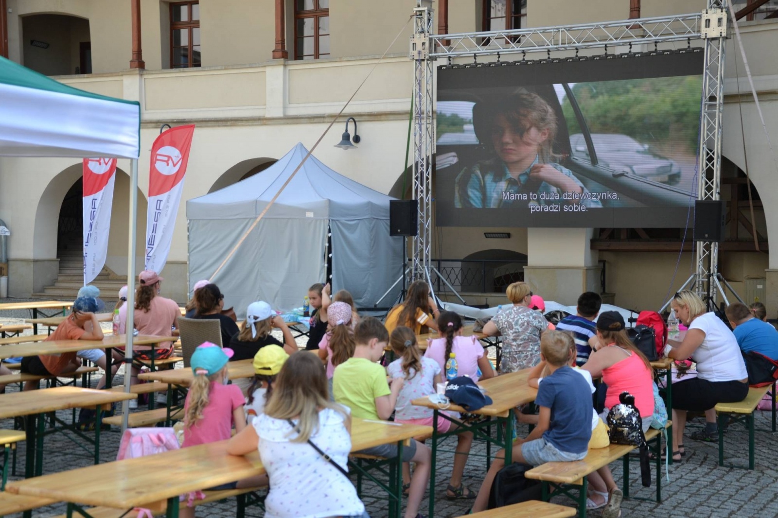 Zdjęcie w galerii na portalu naszraciborz.pl: Wakacje z powiatem. Najbliższe wydarzenia na zamku wiadomości z regionu