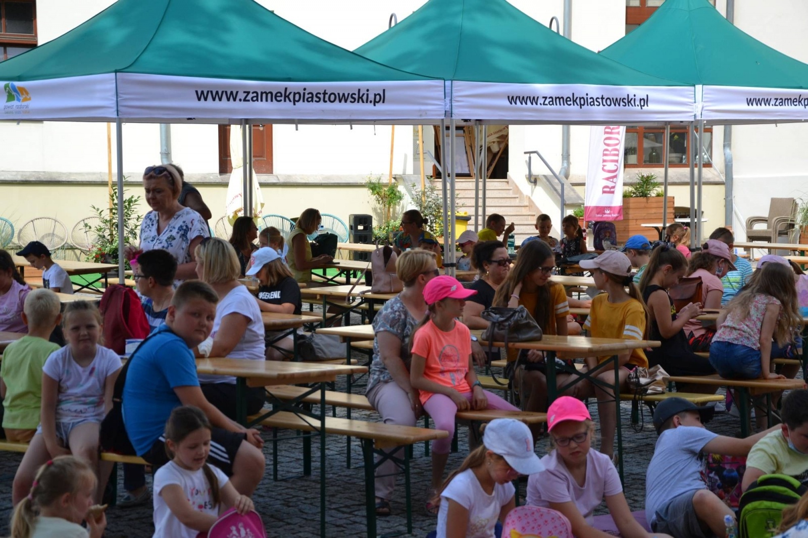 Zdjęcie w galerii na portalu naszraciborz.pl: Wakacje z powiatem. Najbliższe wydarzenia na zamku wiadomości z regionu