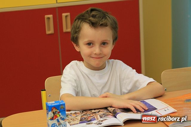 Zdjęcie w galerii na portalu naszraciborz.pl: 6-latki zaaklimatyzowały się w szkole wiadomości z regionu