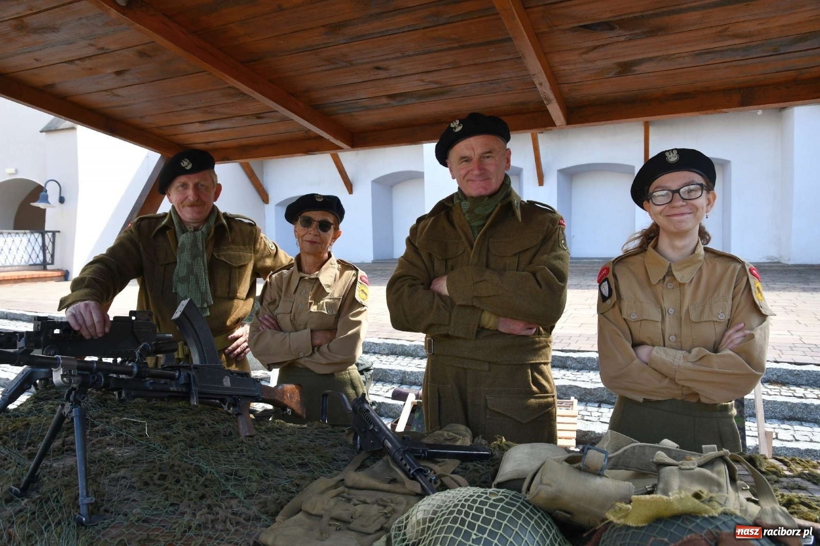 Zdjęcie w galerii na portalu naszraciborz.pl: Piknik militarny na raciborskim zamku [FOTO i WIDEO] wiadomości z regionu