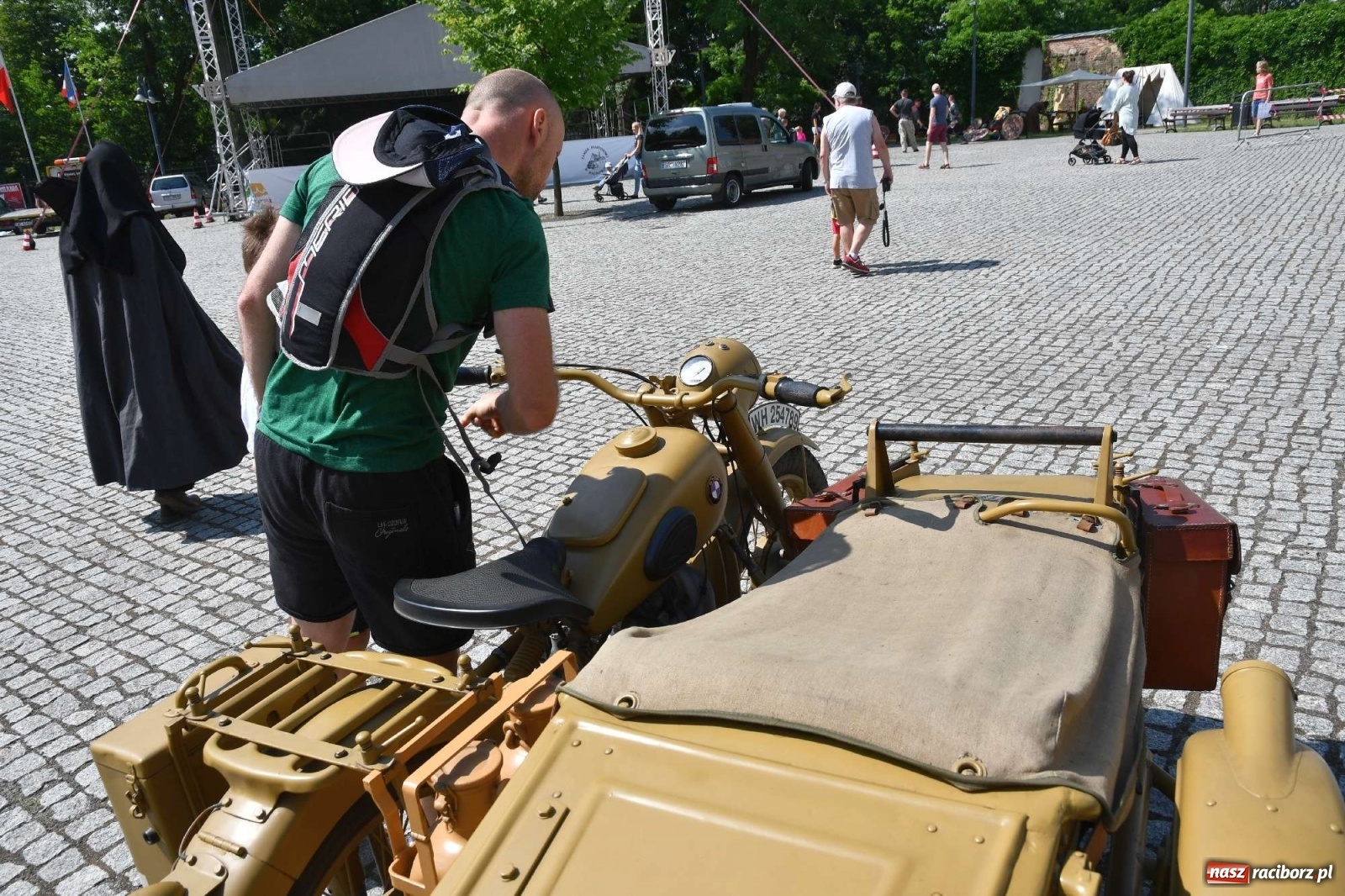 Zdjęcie w galerii na portalu naszraciborz.pl: Piknik militarny na raciborskim zamku [FOTO i WIDEO] wiadomości z regionu