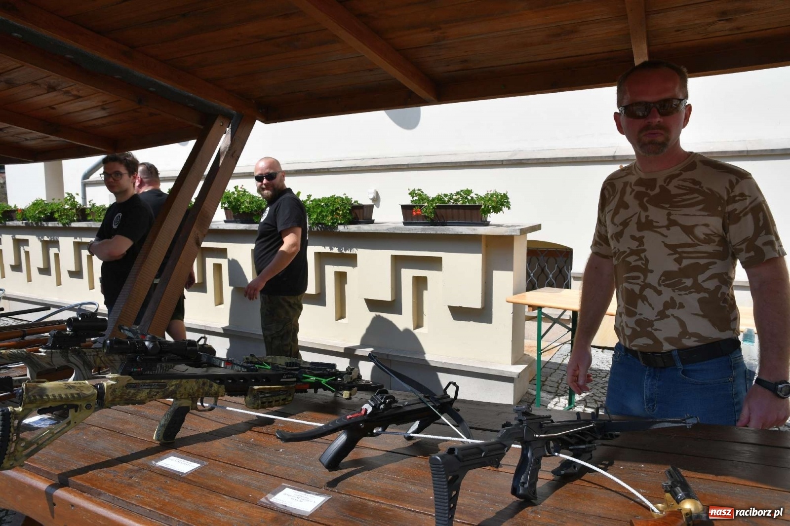 Zdjęcie w galerii na portalu naszraciborz.pl: Piknik militarny na raciborskim zamku [FOTO i WIDEO] wiadomości z regionu