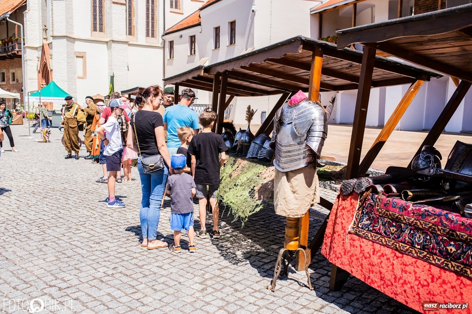 Zdjęcie w galerii na portalu naszraciborz.pl: Piknik militarny na raciborskim zamku [FOTO i WIDEO] wiadomości z regionu