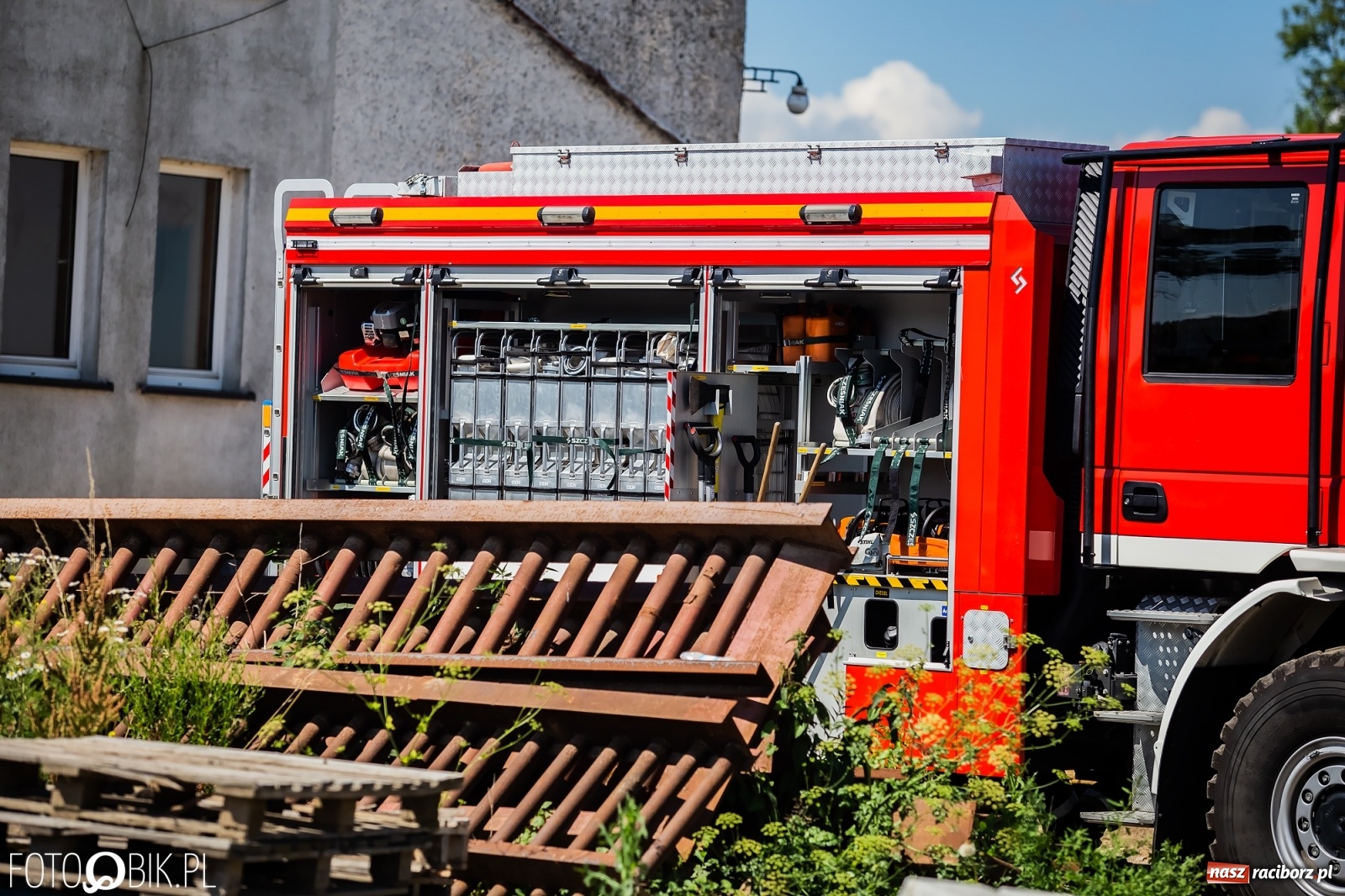 Zdjęcie w galerii na portalu naszraciborz.pl: Pożar pustostanu przy budowanej obwodnicy [FOTO i WIDEO] wiadomości z regionu