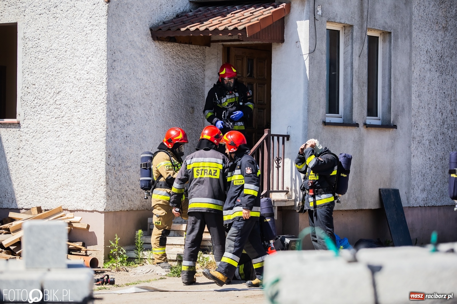 Zdjęcie w galerii na portalu naszraciborz.pl: Pożar pustostanu przy budowanej obwodnicy [FOTO i WIDEO] wiadomości z regionu