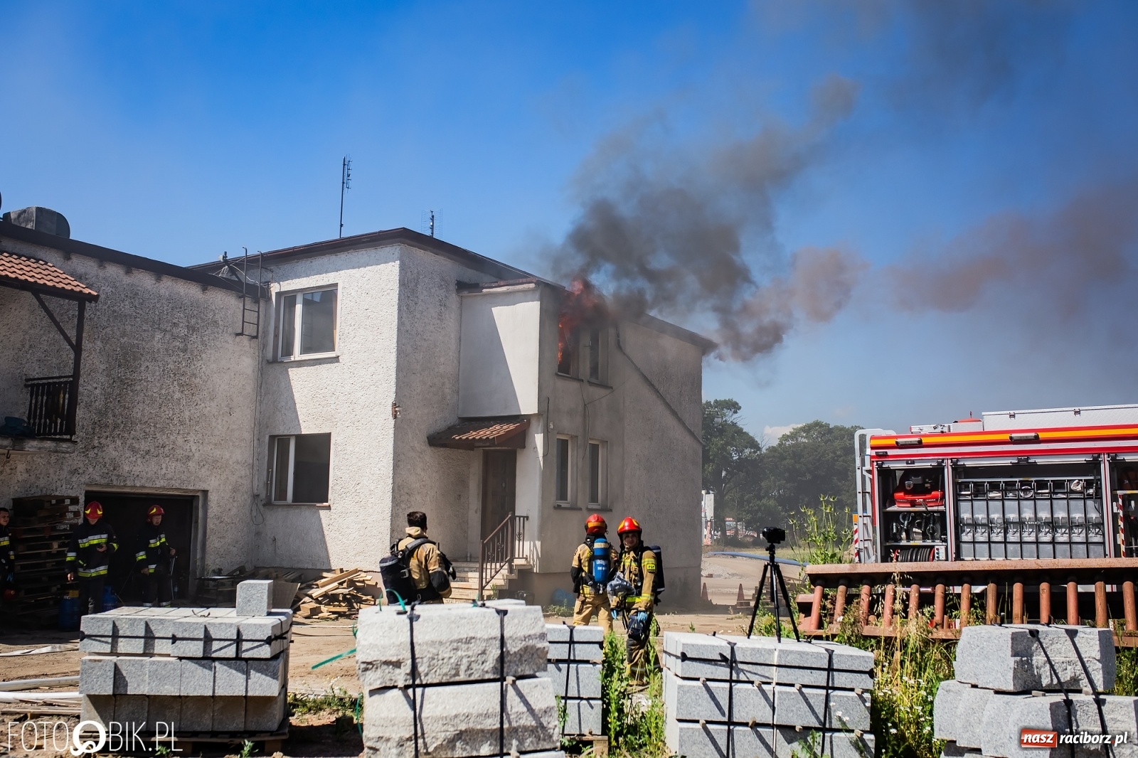 Zdjęcie w galerii na portalu naszraciborz.pl: Pożar pustostanu przy budowanej obwodnicy [FOTO i WIDEO] wiadomości z regionu