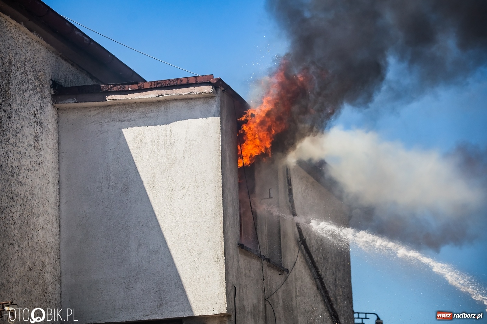 Zdjęcie w galerii na portalu naszraciborz.pl: Pożar pustostanu przy budowanej obwodnicy [FOTO i WIDEO] wiadomości z regionu