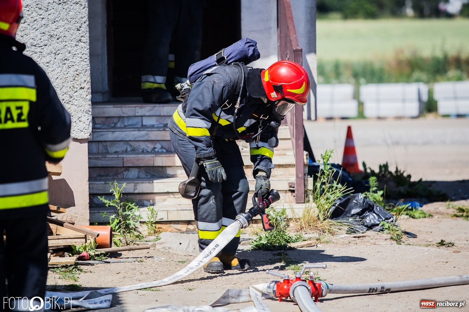 Zdjęcie w galerii na portalu naszraciborz.pl: Pożar pustostanu przy budowanej obwodnicy [FOTO i WIDEO] wiadomości z regionu