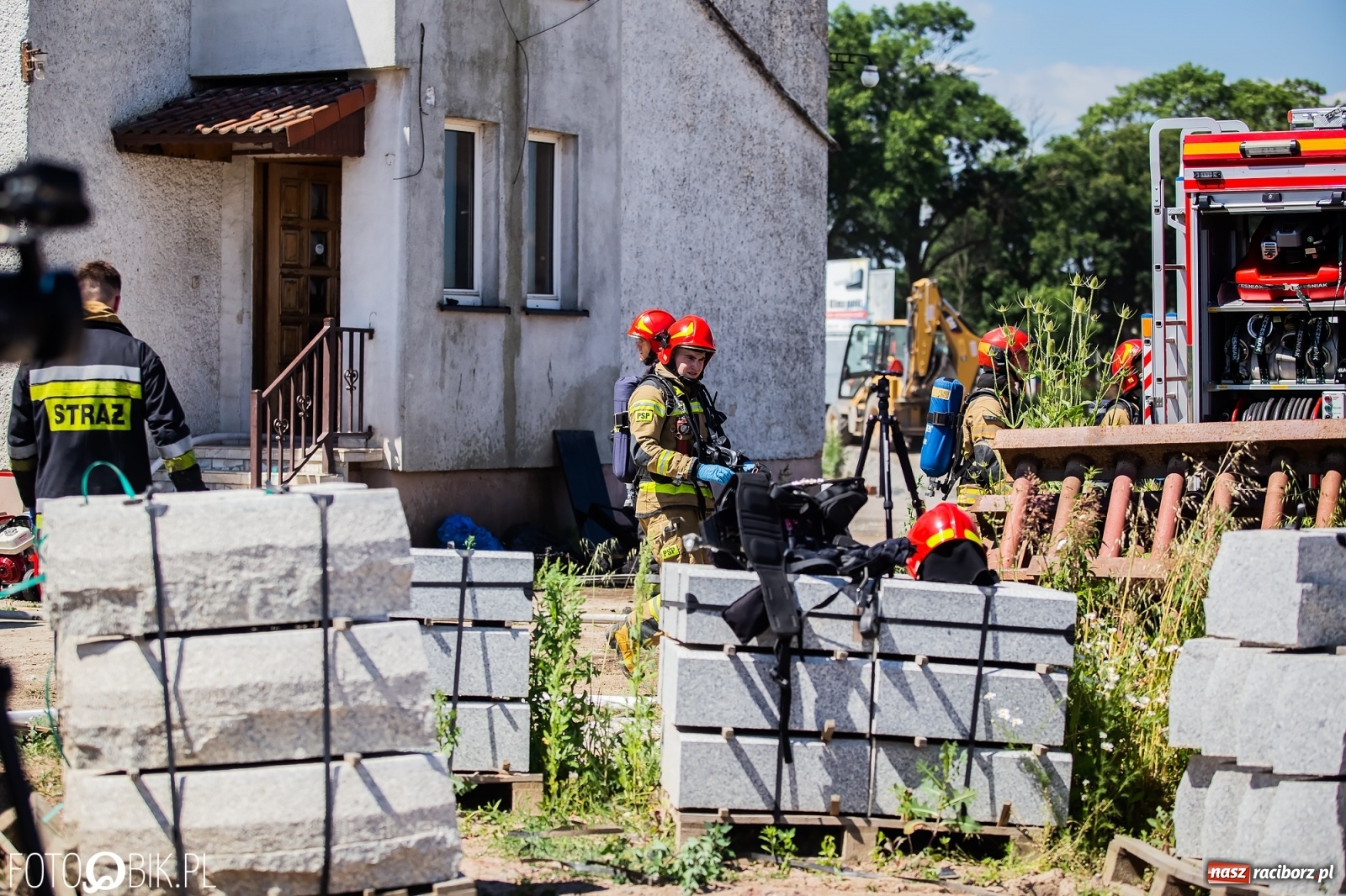Zdjęcie w galerii na portalu naszraciborz.pl: Pożar pustostanu przy budowanej obwodnicy [FOTO i WIDEO] wiadomości z regionu