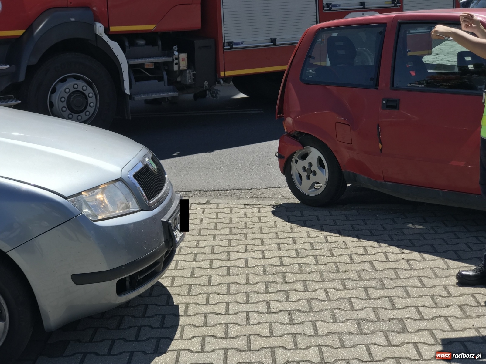 Zdjęcie w galerii na portalu naszraciborz.pl: Zderzenie na Opawskiej. 9-letnie dziecko w szpitalu wiadomości z regionu